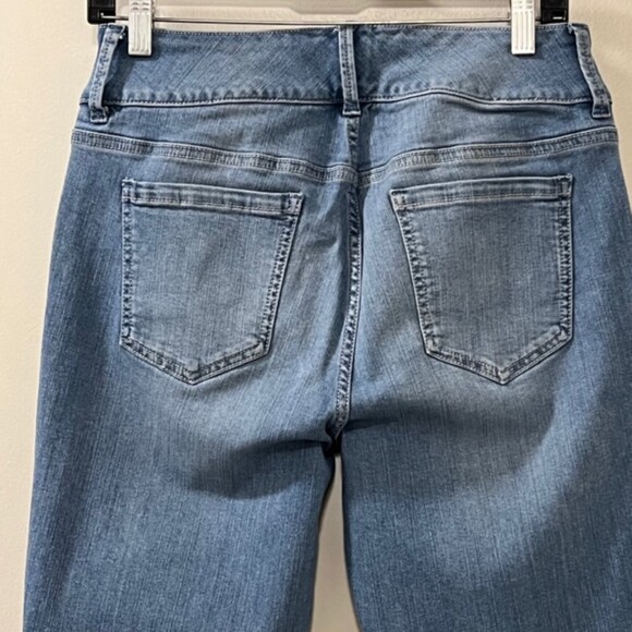 Torrid Premium Womens 3 Button Blue Medium Washd Skinny Jeans High Rise Size 10R - Picture 4 of 12
